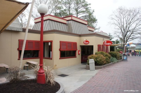 150408-kings-dominion-chick-fil-a