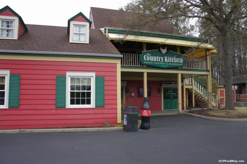 150408-kings-dominion-country-kitchen